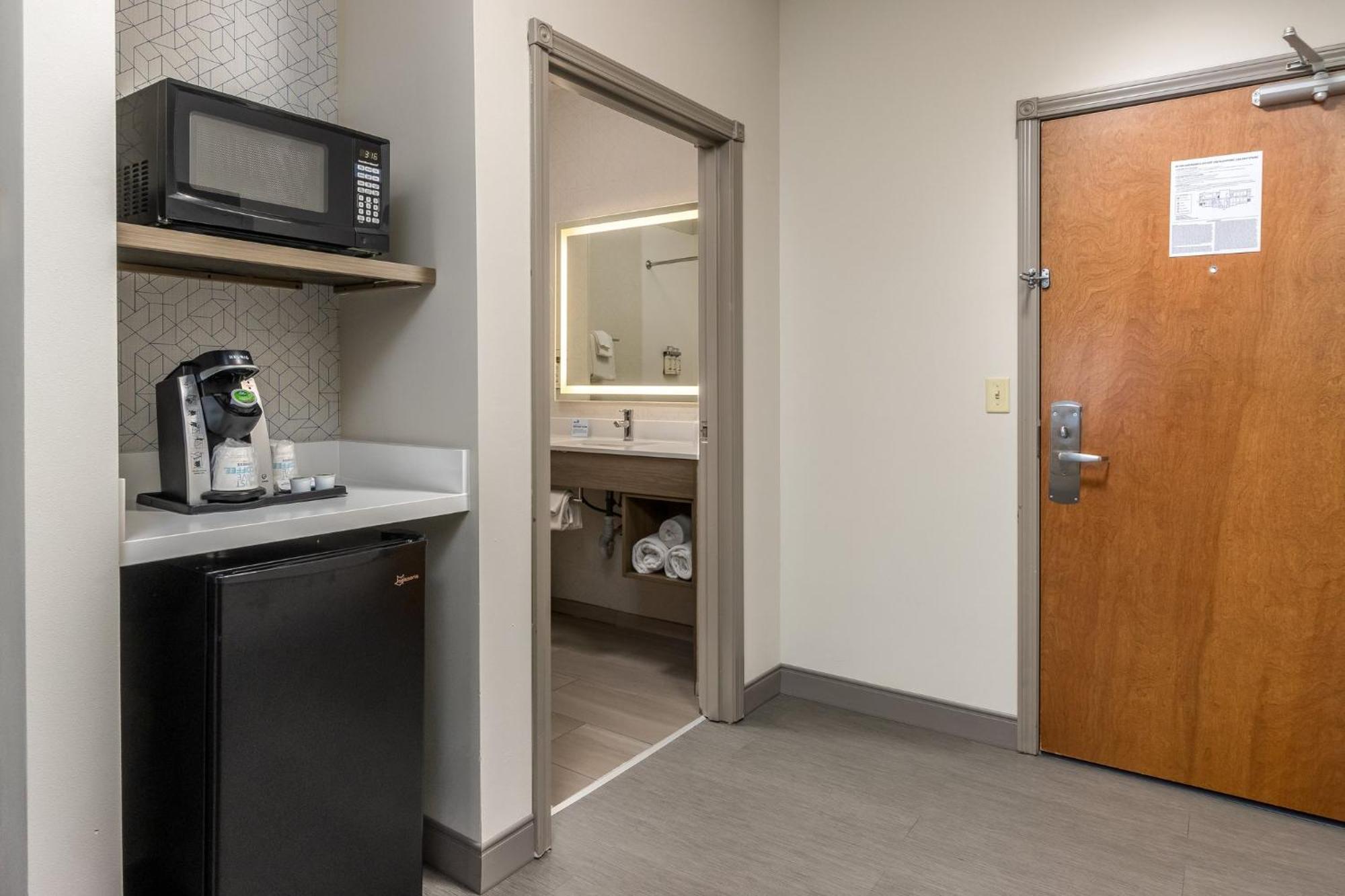 Holiday Inn Express Hotel & Suites Vancouver Mall-Portland Area By Ihg Exterior foto